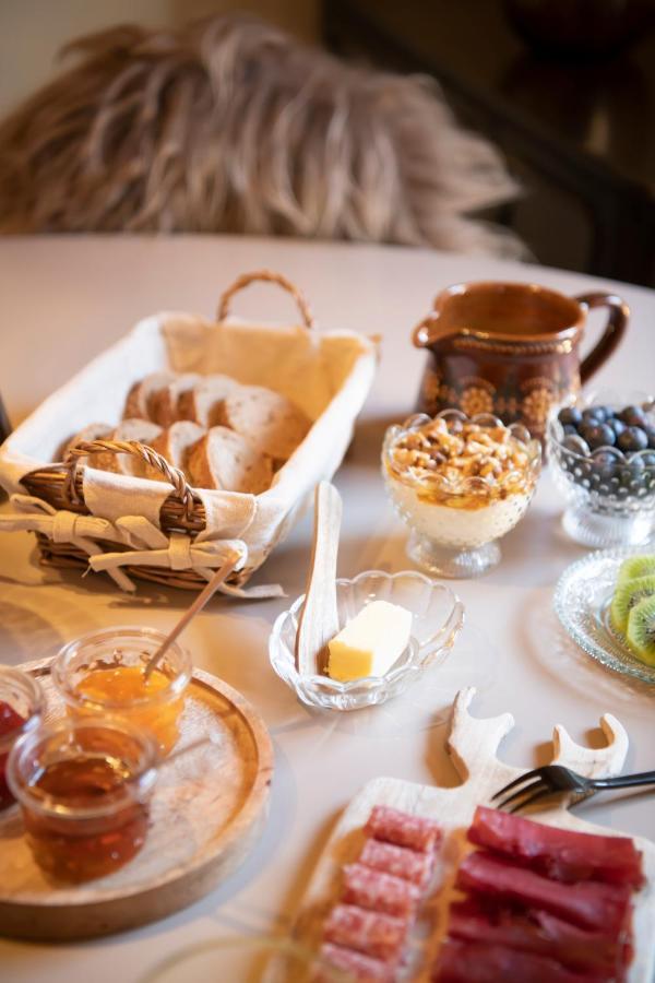 Casa Pasch - Boutique Bed And Breakfast In Cumpadials Sumvitg Eksteriør bilde